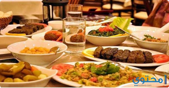 الطعام في المنام وتفسير حلم الأكل بالكامل