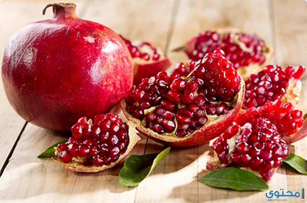 فوائد الرمان لترهلات الصدر