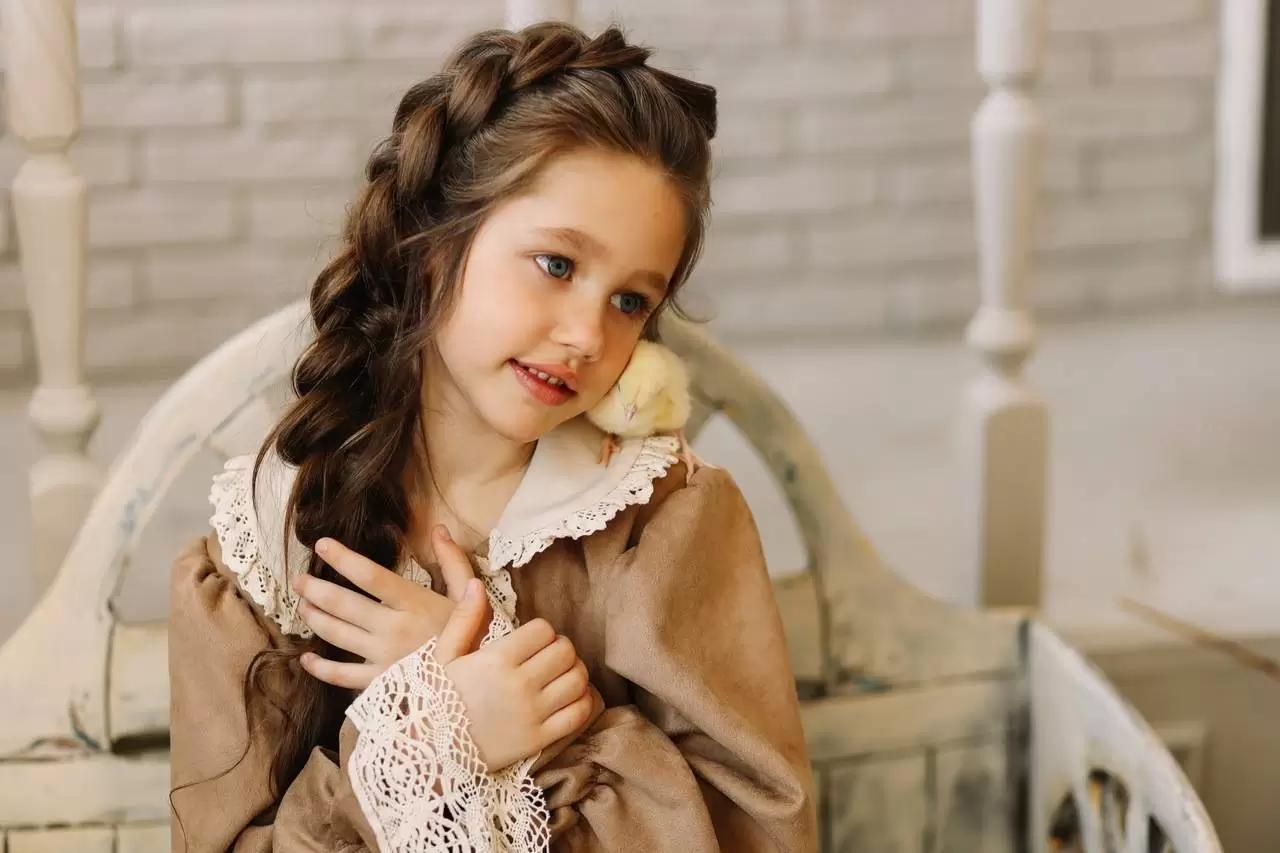 Foto's van kinderkapsels voor meisjes voor Eid 2024