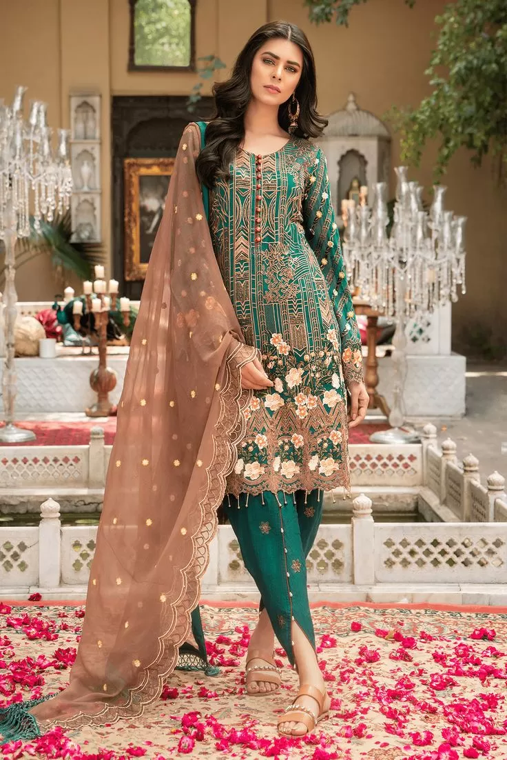 أزياء باكستانية للنساء