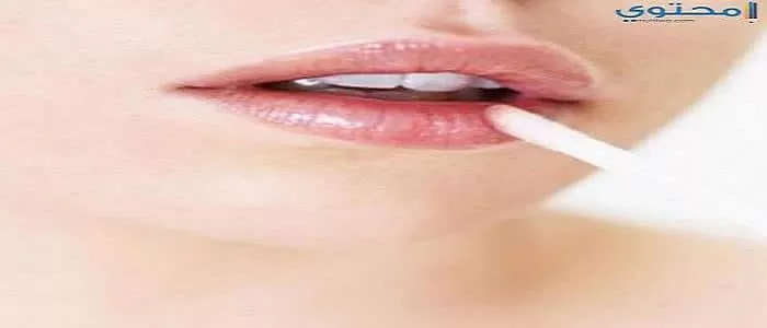 Method of making a natural moisturizer lips at home 1