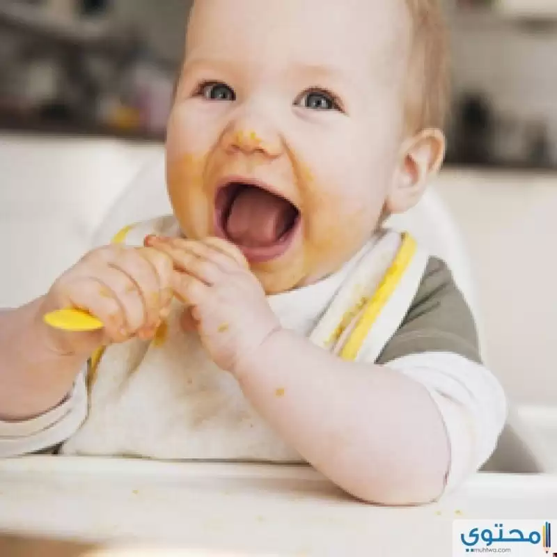 baby eating 0