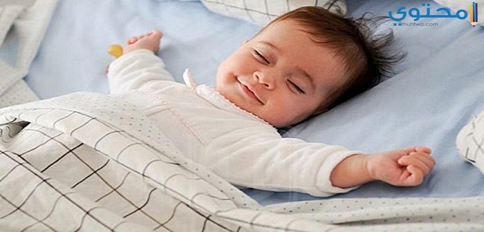 كيف تجعلي طفلك الرضيع ينام أثناء الليل