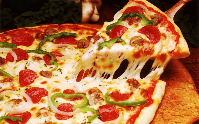 أشهر 5 تفسيرات عن رؤية البيتزا في المنام