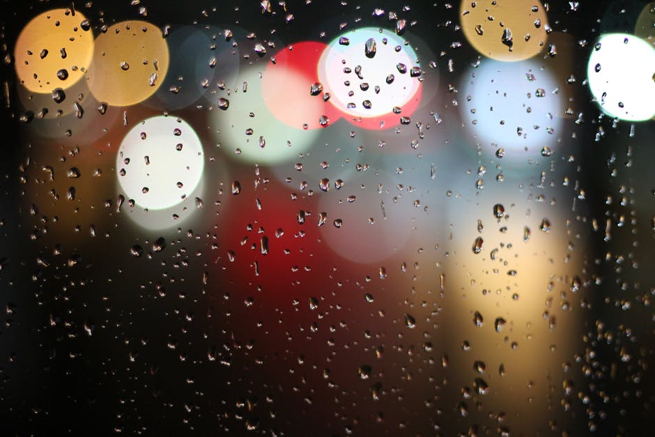 أبرز 7 تفسيرات عن رؤية المطر في الحلم