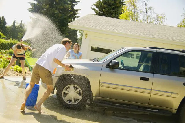 كيف تغسل سيارتك