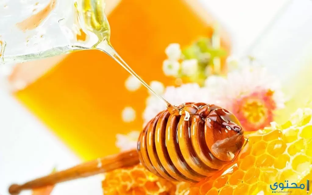 عسل النحل لتنعيم القدمين