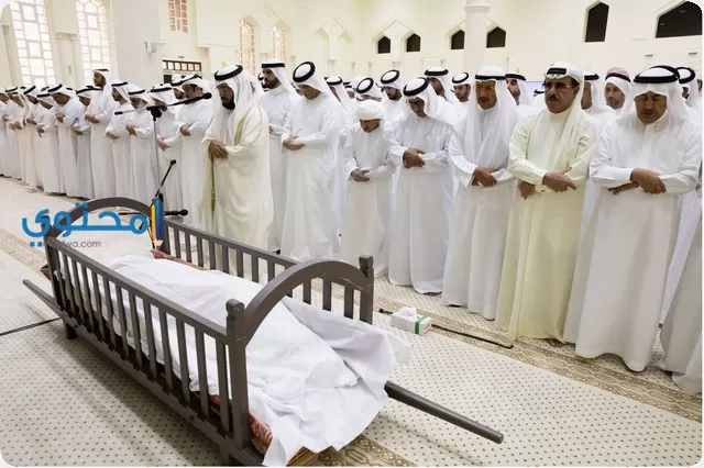 حاكم رأس الخيمة يؤدي صلاة الجنازة على جثمان محمد بن ناصر بن سلطان القاسمي 2 1495110369