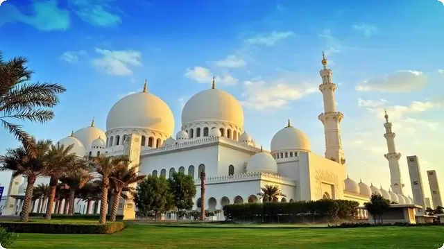 حلم المسجد وتفسير الصلاة في المساجد