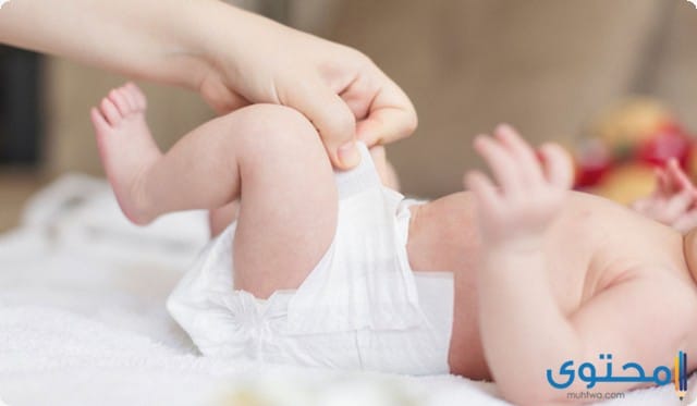 دليل براز الطفل الرضيع الشكل واللون