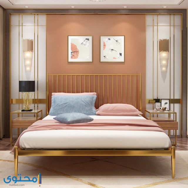 سرير حديد ذهبي