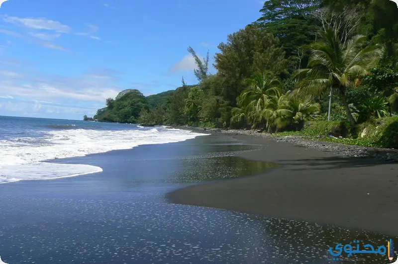 صور اجمل شواطئ الرمال السوداء في العالم