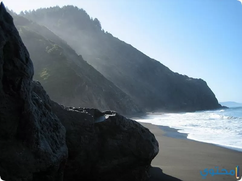 شاطئ الساحل المفقود في كاليفورنيا